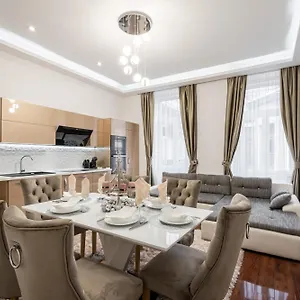  Apartamento Centrum Opera Luxury With Free Garage