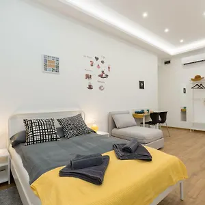  Apartment Holidays Downtown